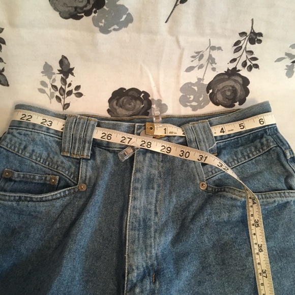 Vintage 90s "Styles to Go" denim shorts - Picture 5 of 5